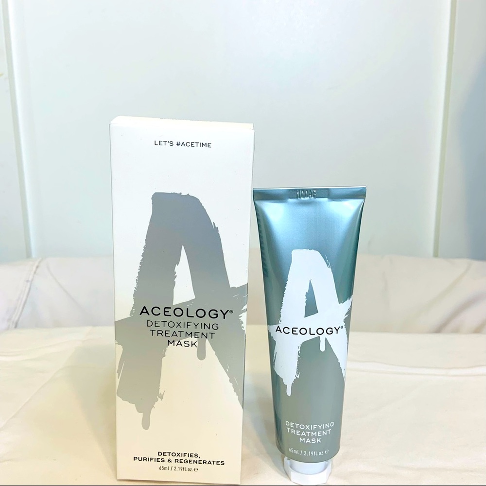 Aceology Detoxifying Treatment Mask Regenerates
